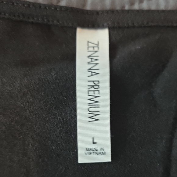 NWOT Zenana Large Black Women's Top - Picture 7 of 8